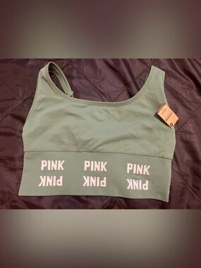 NWT
Victoria’s Secret PINK 
Pink Active 
Seamless crop tank Sports Bra